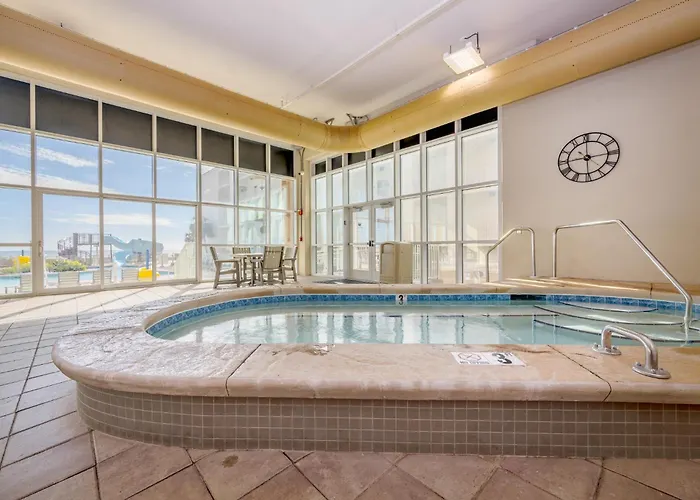 Phoenix Gulf Towers 2708 Apartment